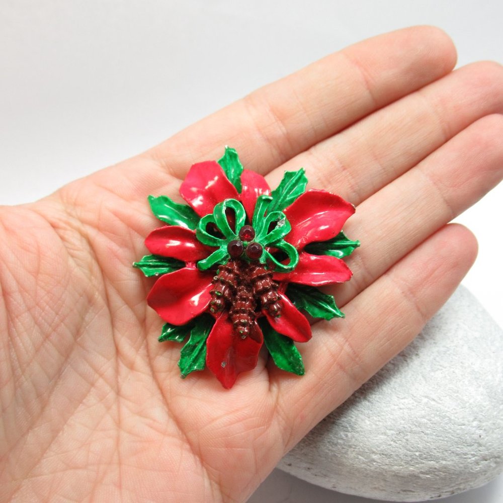 Vintage Metal Holiday bouquet brooch